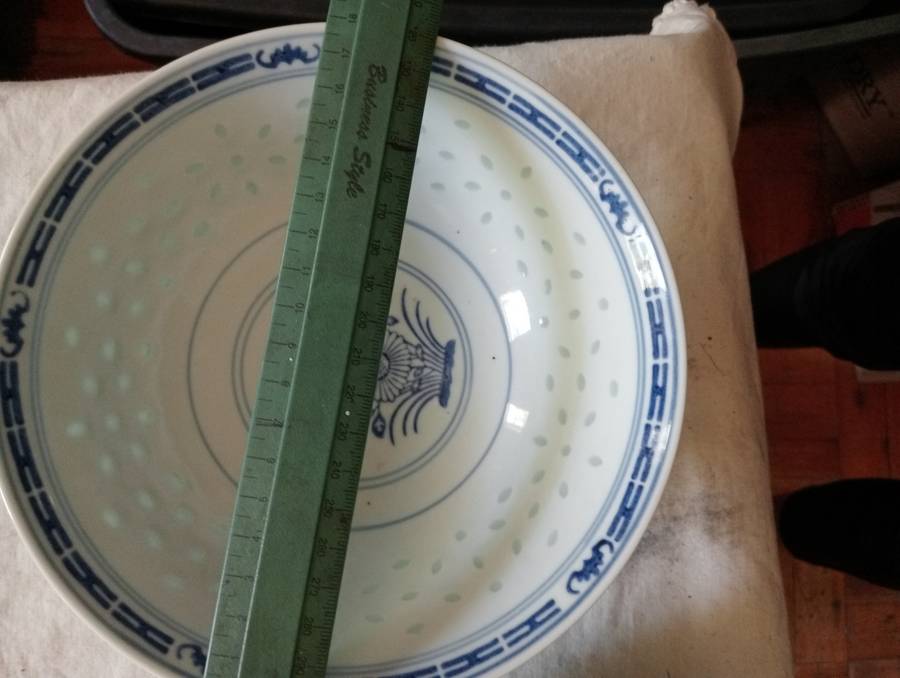 2 VINTAGE BIG CHINESE RICE EYE BOWLS