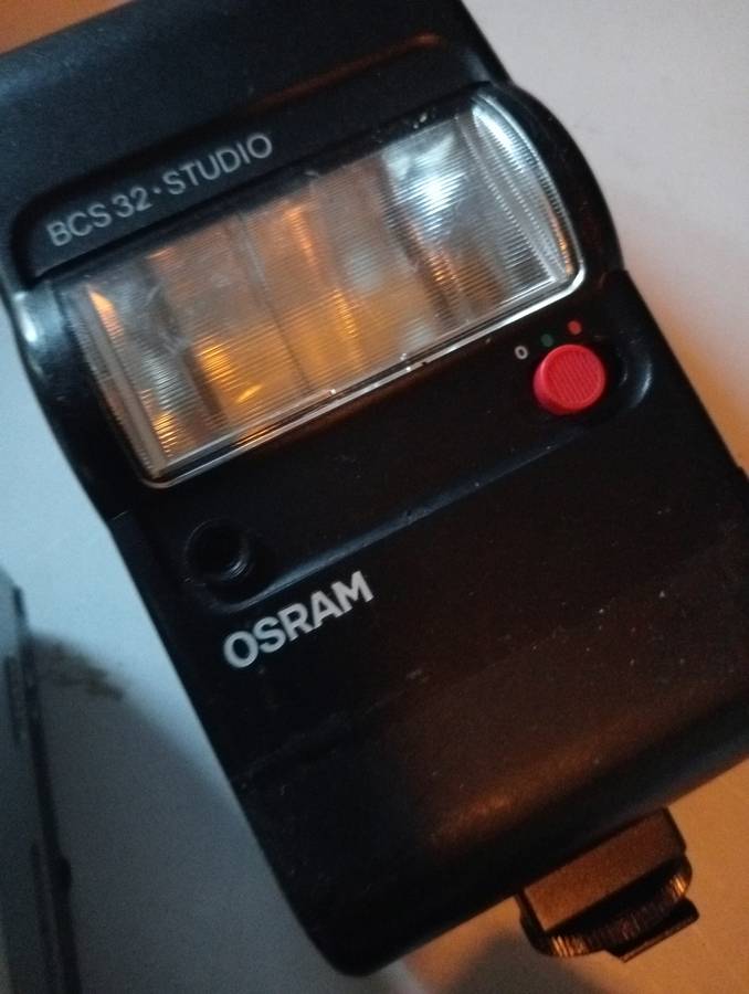 3 VINTAGE CAMERAS NOT TESTED AS IS