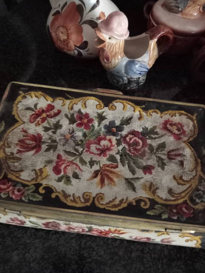 ANTIQUE HOLLAND TIN