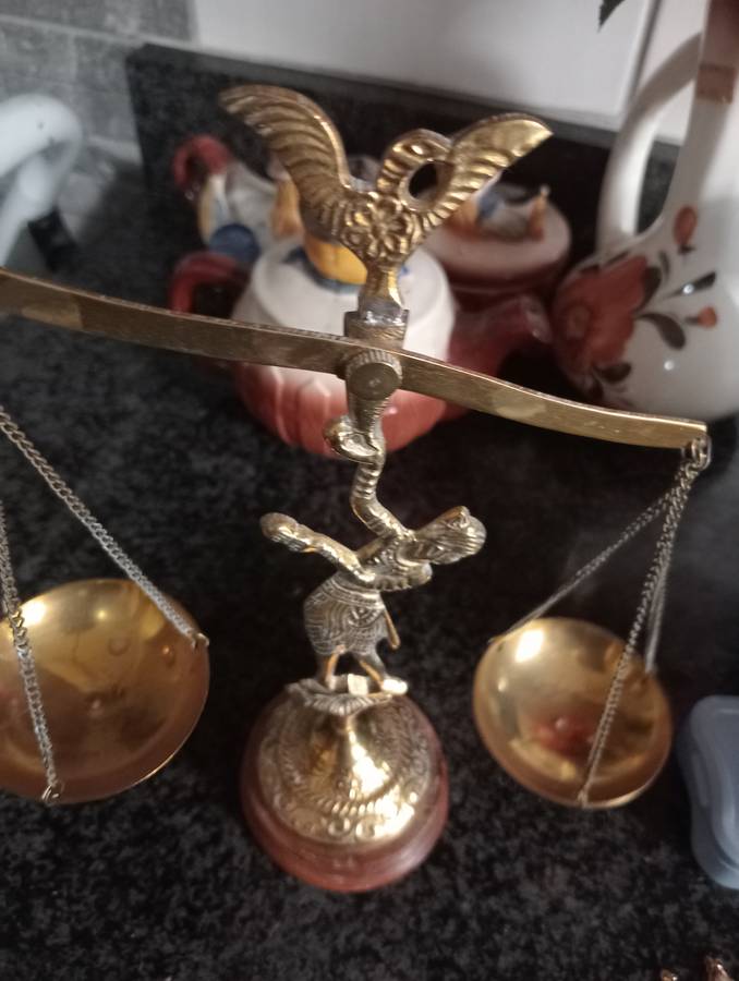 VIINTAGE BRASS  BALANCE SCALE