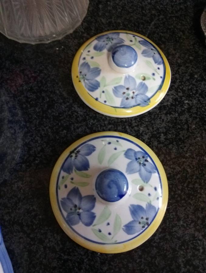 VINTAGE CASEROLE SET