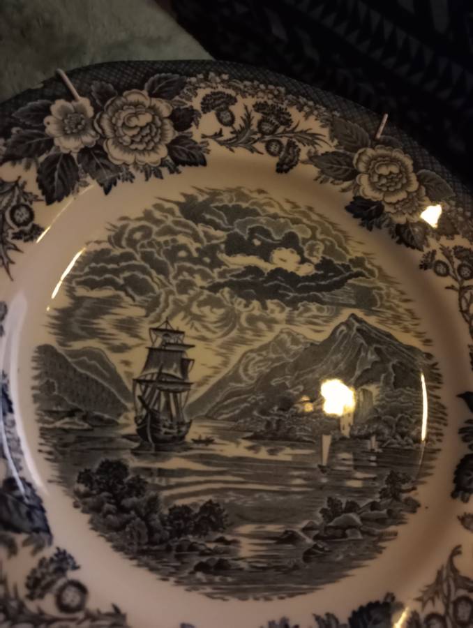 COLLECTORS ENGLISH PORCELAIN ENOCH WEDGEWOOD SCOTTISH LOCHS PLATE WITH WALL HANGER