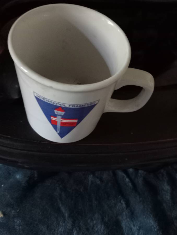 COLLECTABLE MUG HIGH SCHOOL FRAMESBY