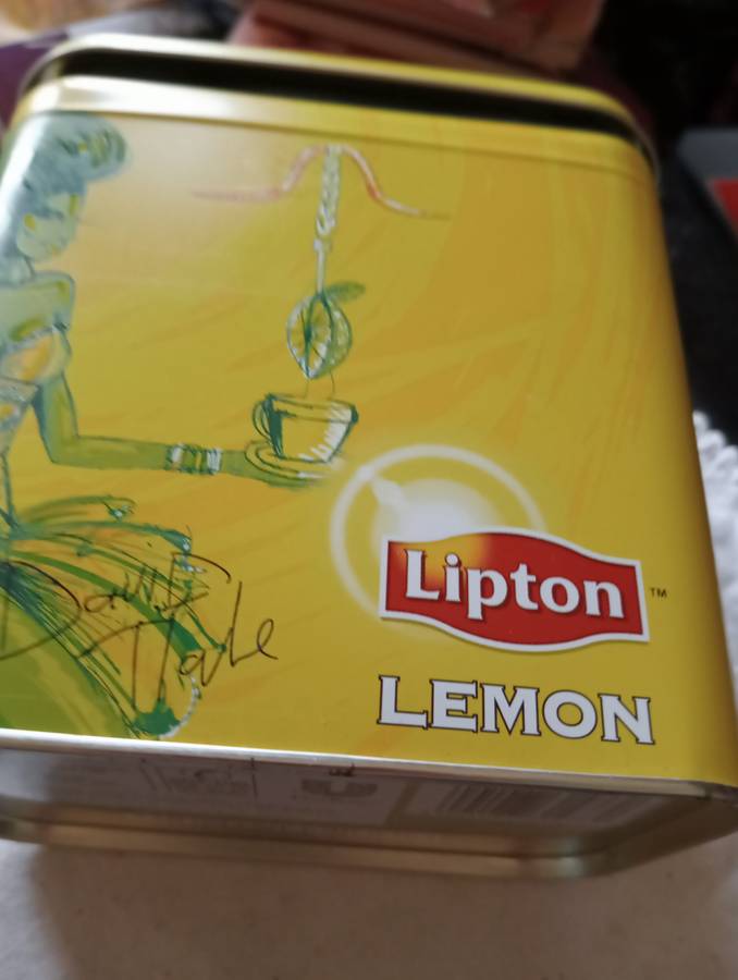 liptons lemon tea tin