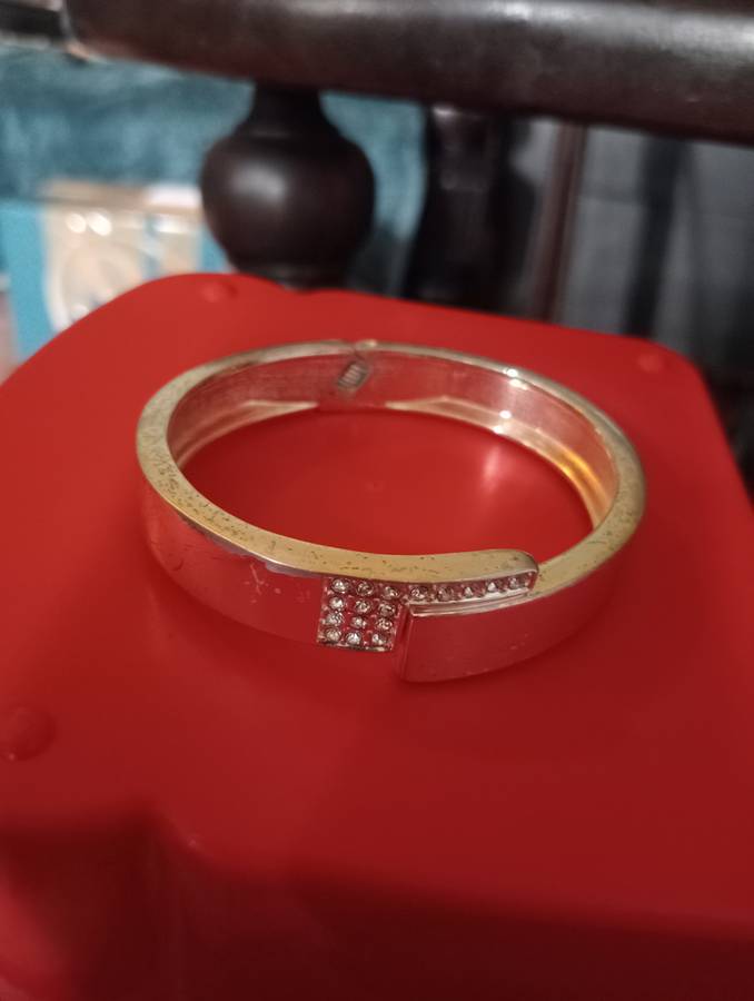 VINTAGE SILVERPLATED BANGLE