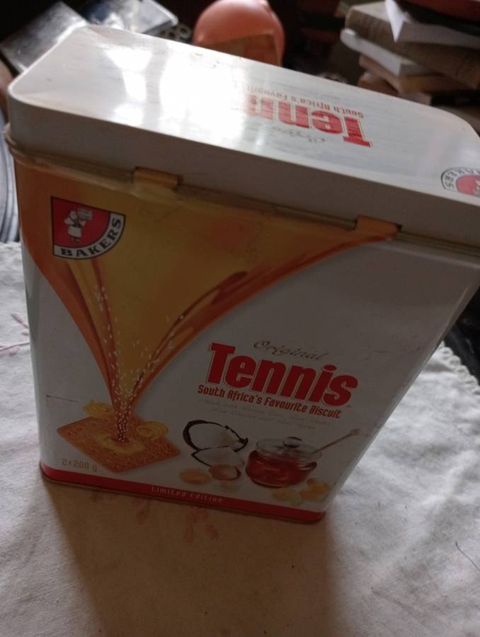 TENNIS BISCUITS LIMITED EDITION TIN