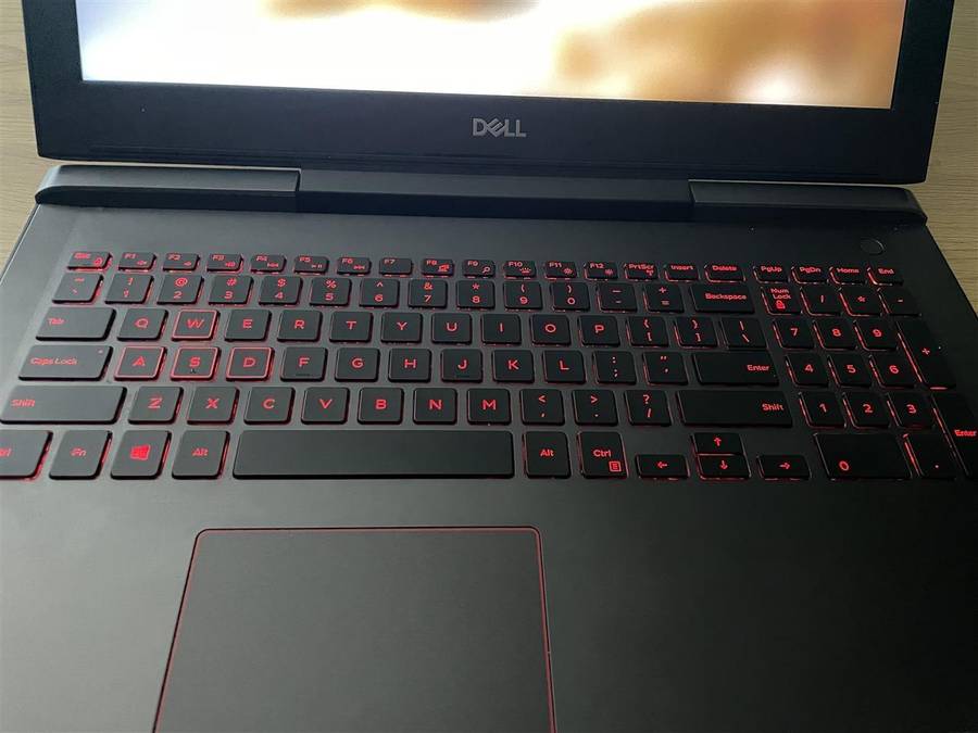 [Gaming Laptop] Dell Inspiron 7577 | 256 SSD | 16GB Ram | i7 7700HQ | GTX1050TI