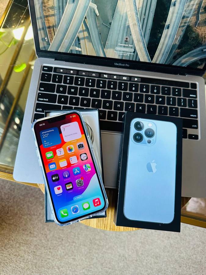 iPhone 13 Pro Sierra Blue (256GB) * EXCELLENT CONDITION  + box and all accessories