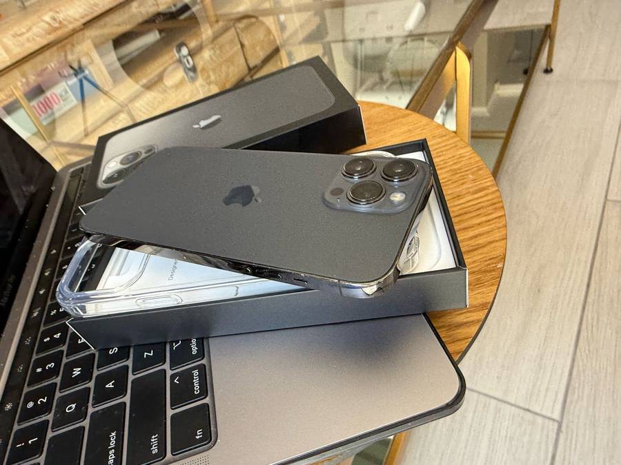 iPhone 13 Pro Max 128GB Space Grey + Box & Extras