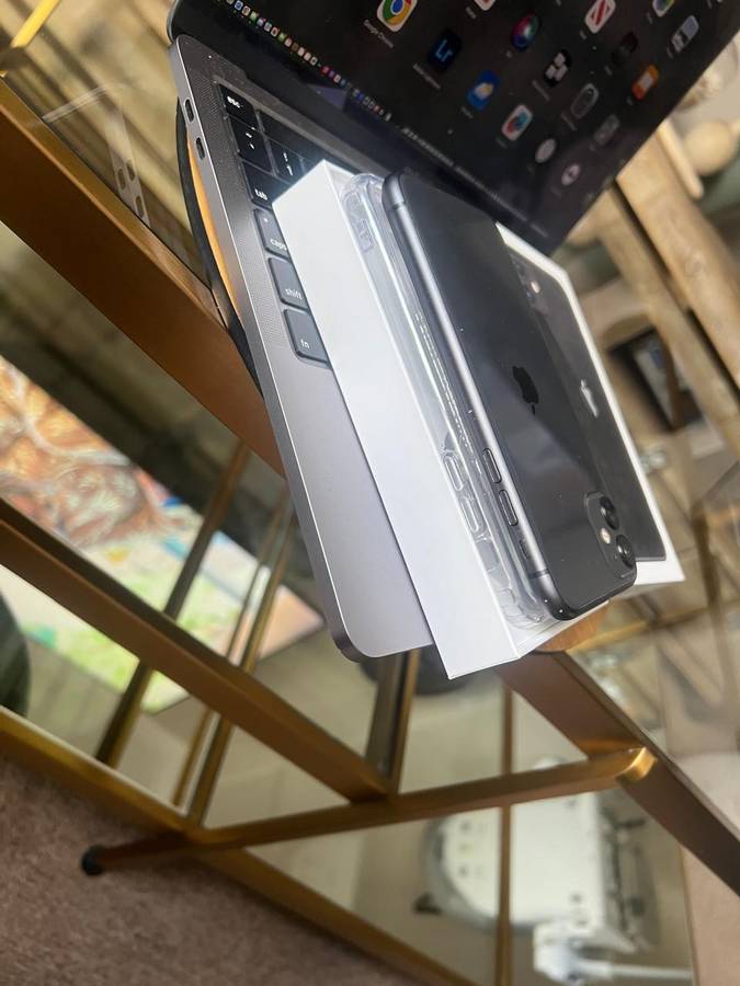 iPhone 11 (256GB)Black + Box & Accessories