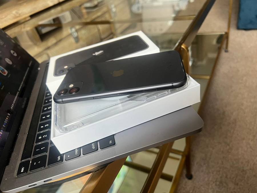 iPhone 11 (256GB)Black + Box & Accessories