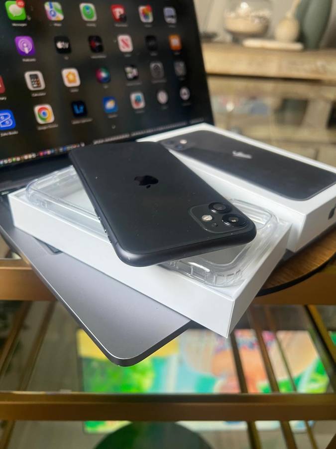 iPhone 11 (256GB)Black + Box & Accessories