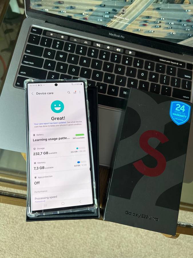 Samsung Galaxy S22 Ultra (256GB) Burgundy ,12GB RAM In Excellent Condition