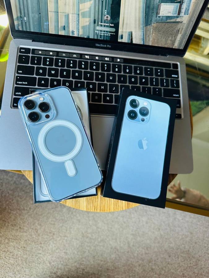 iPhone 13 Pro Sierra Blue (256GB) * EXCELLENT CONDITION  + box and all accessories