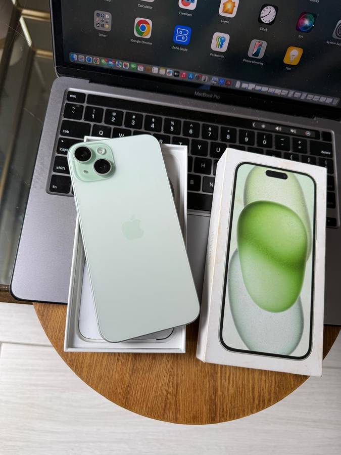 iPhone 15 Plus (128GB) Green * Excellent Pre-owned Condition * + Box & Extra accessories