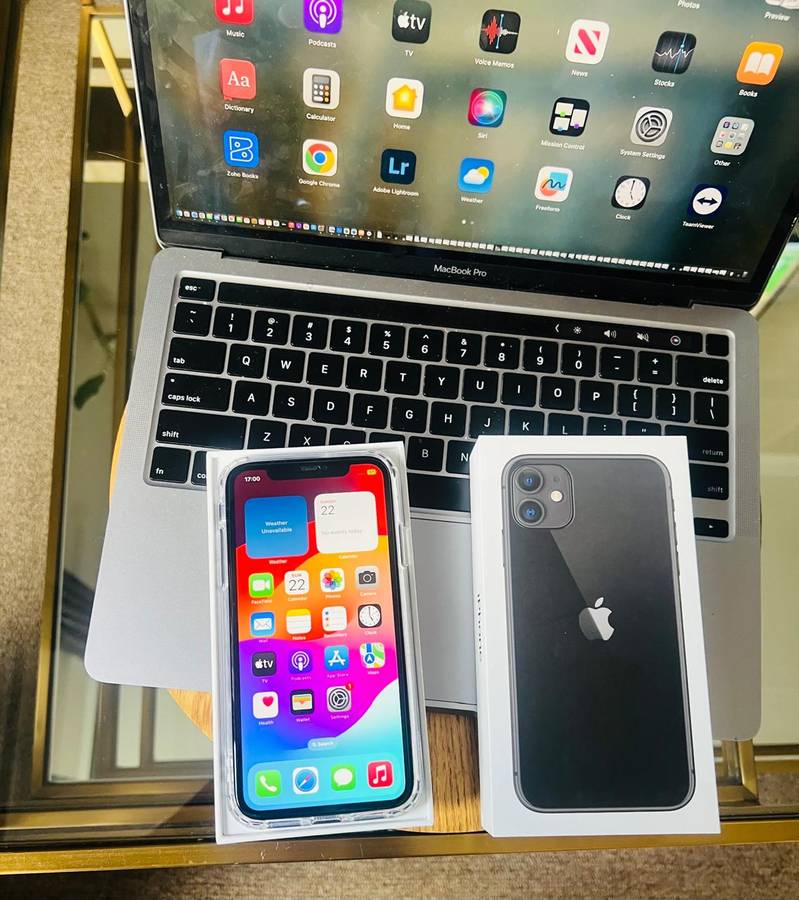 iPhone 11 (256GB)Black + Box & Accessories