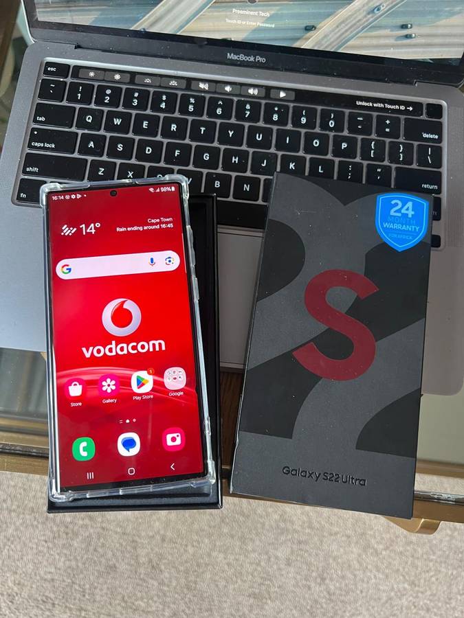 Samsung Galaxy S22 Ultra (256GB) Burgundy ,12GB RAM In Excellent Condition