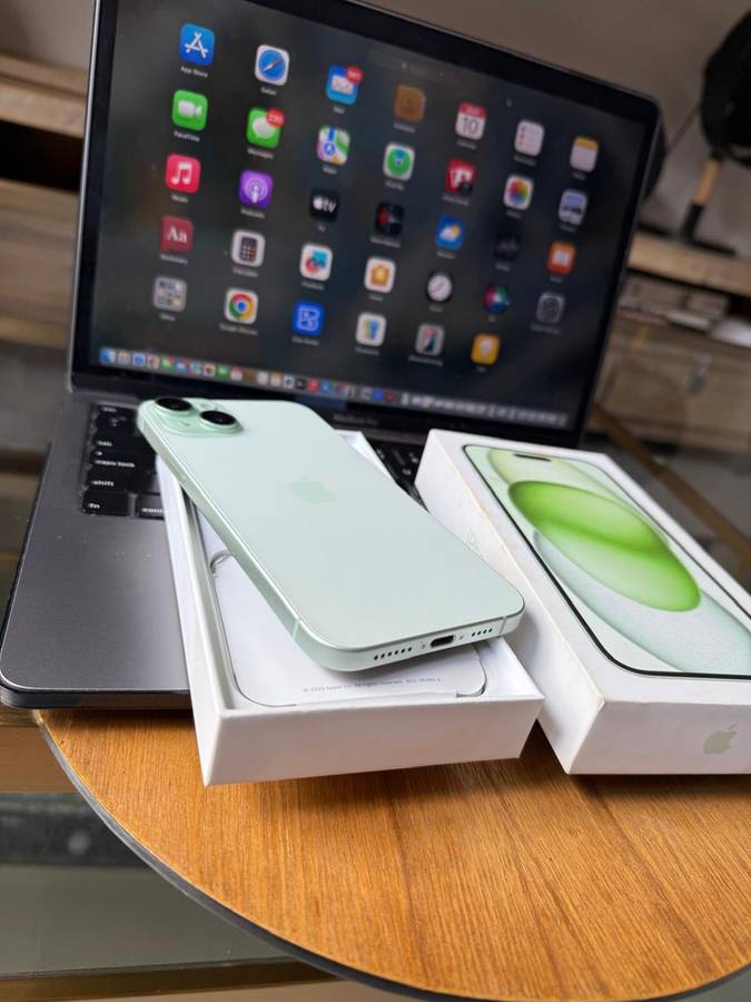 iPhone 15 Plus (128GB) Green * Excellent Pre-owned Condition * + Box & Extra accessories