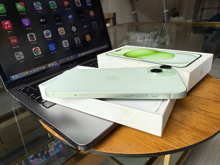 iPhone 15 Plus (128GB) Green * Excellent Pre-owned Condition * + Box & Extra accessories