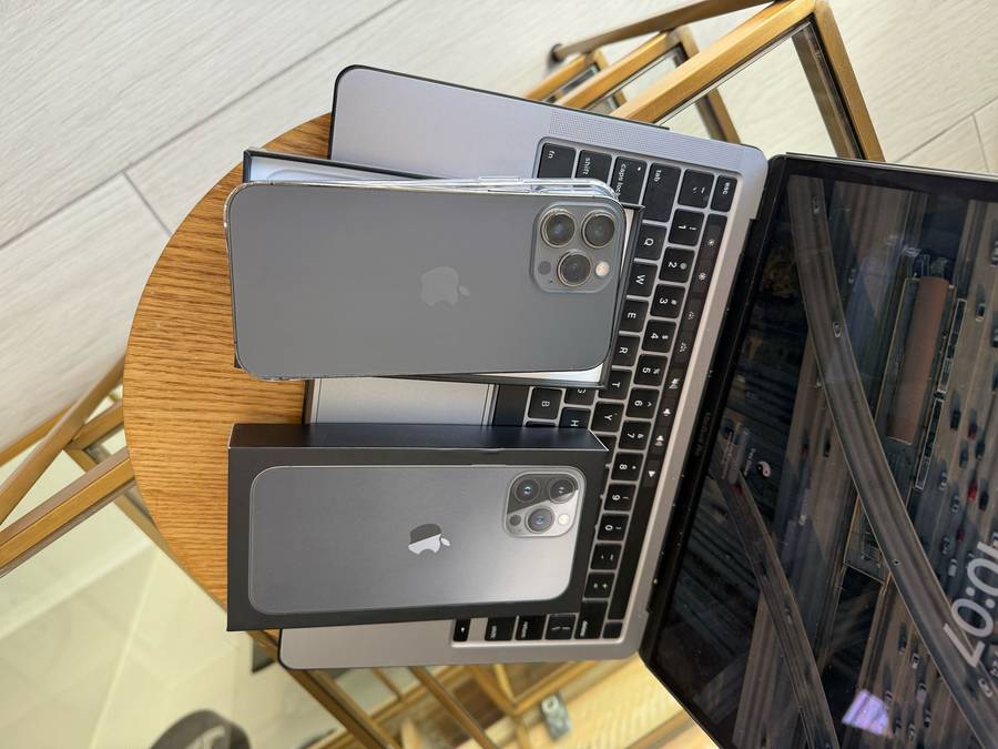 iPhone 13 Pro Max 128GB Space Grey + Box & Extras