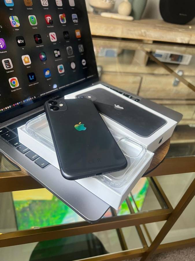 iPhone 11 (256GB)Black + Box & Accessories