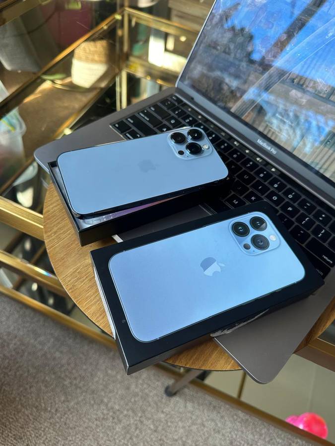 iPhone 13 Pro Sierra Blue (256GB) * EXCELLENT CONDITION  + box and all accessories