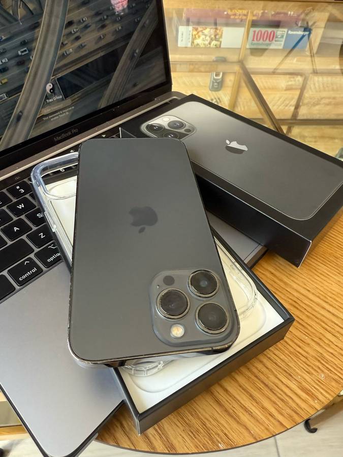 iPhone 13 Pro Max 128GB Space Grey + Box & Extras