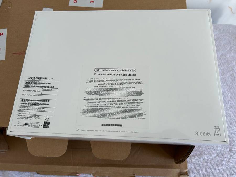 SEALED ->2020 Apple MacBook Air 13-inch M1 8-Core CPU, 7-Core GPU (8GB Unified RAM,256GB SSD,Grey)