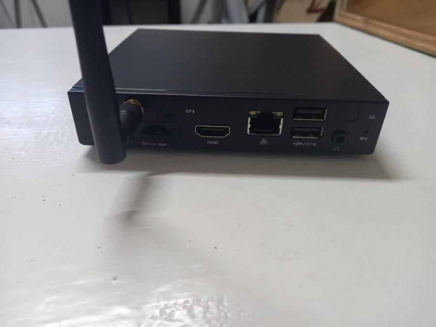 Giada Q30W  Mini Pc Like new !!!!