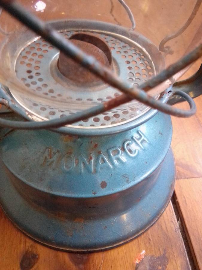 Vintage DIETZ MONARCH No 10 Paraffin Lamp