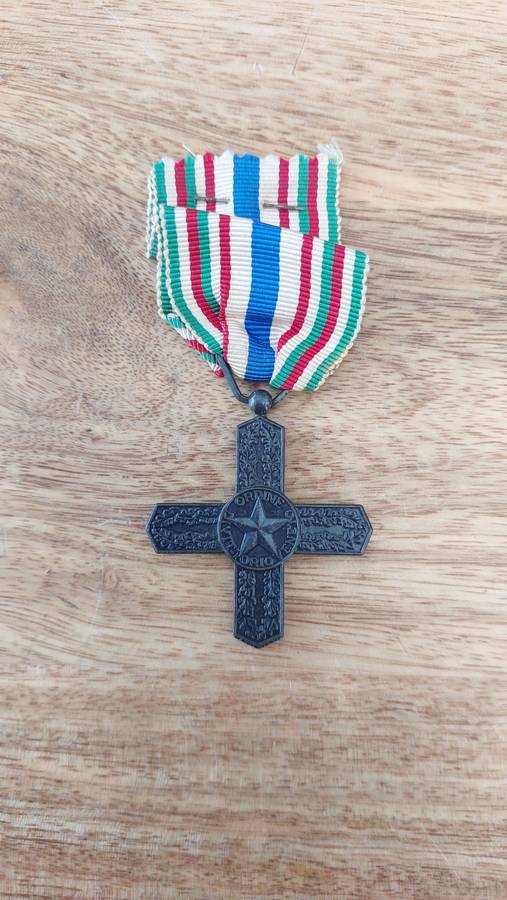 - Italy Knight's Cross Order of the Vittoria Veneto -