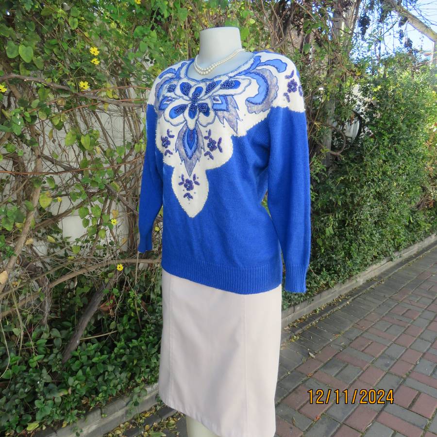 Amazing luxury embellished royal blue/cream acrylic/mohair pull over sweater. By HENDER size 38/40.