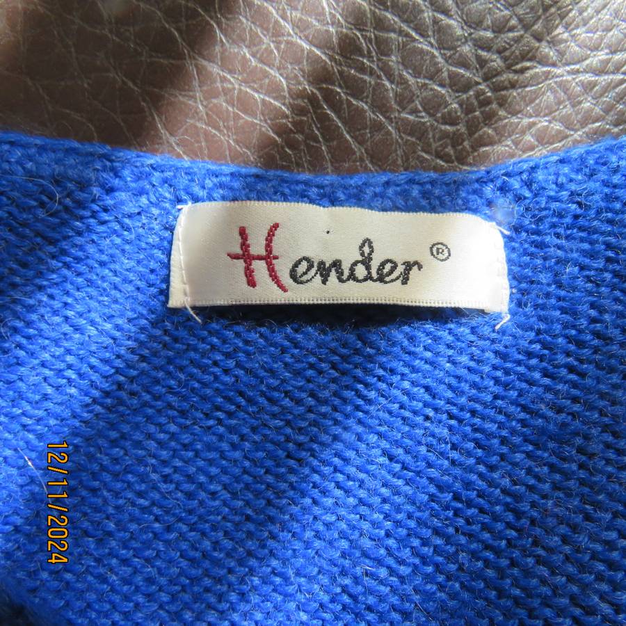 Amazing luxury embellished royal blue/cream acrylic/mohair pull over sweater. By HENDER size 38/40.