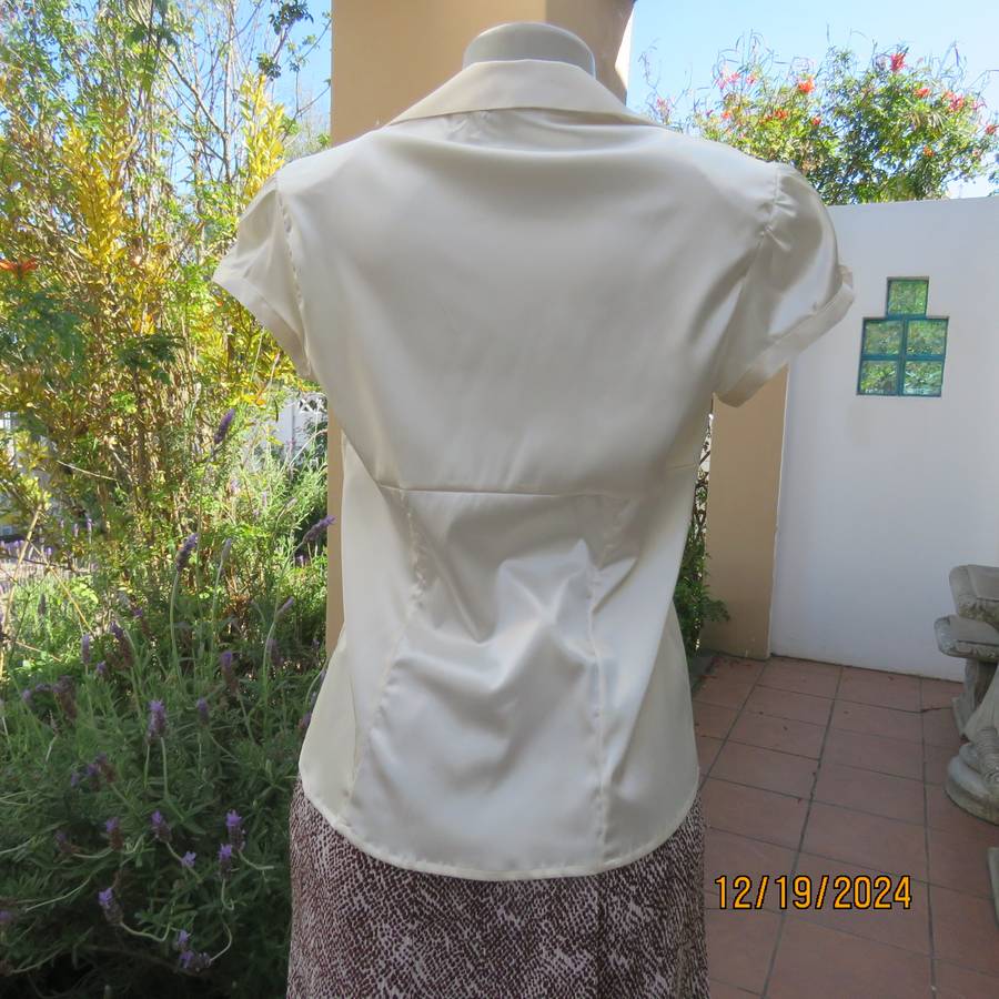 ZARA rich cream empire capped sleeve top. Polyester stretch. Size 36.