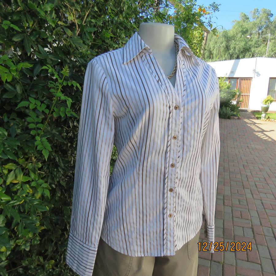 Good quality white/brown embossed vertical striped polycotton stretch tailored shirt. Size 36 OASIS