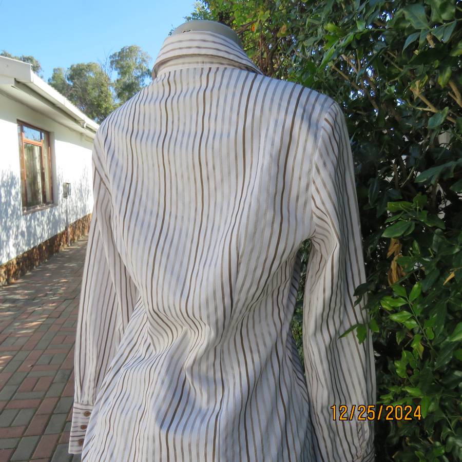 Good quality white/brown embossed vertical striped polycotton stretch tailored shirt. Size 36 OASIS
