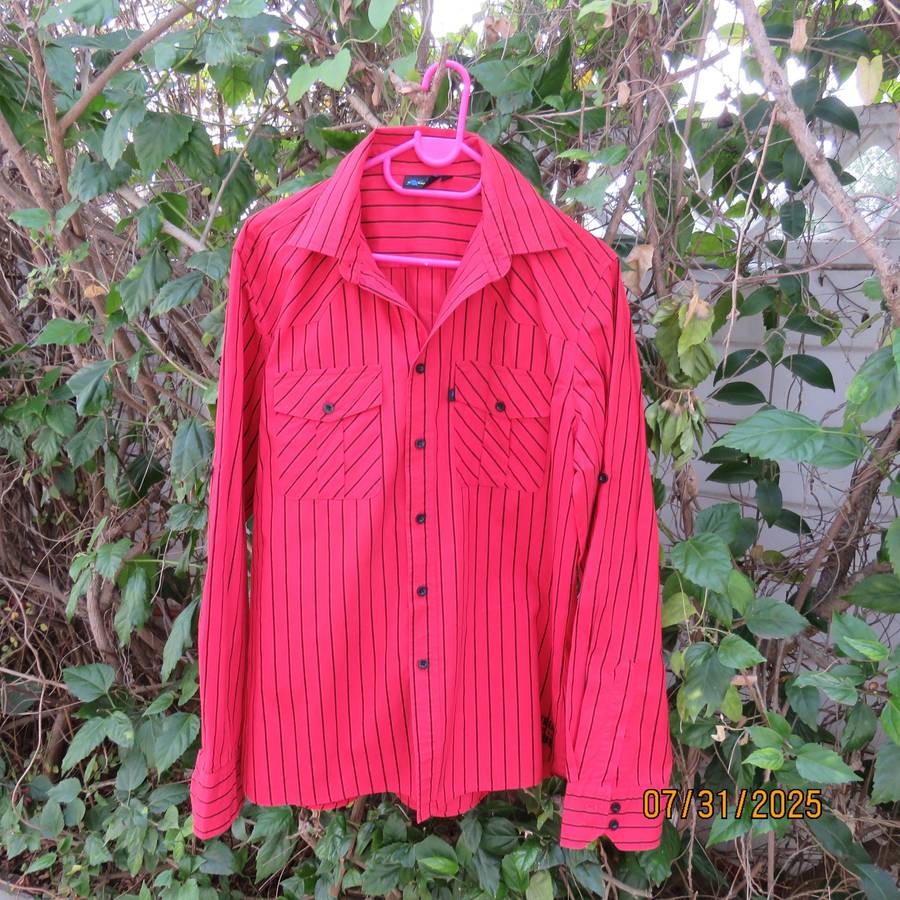EXSTREAM men's red-black striped long sleeve casual cotton shirt size medium.