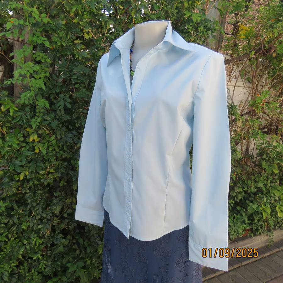 STATURE by Bassie sky blue long sleeve top size 38.Polycotton stretch.Open collar.Button down.As new