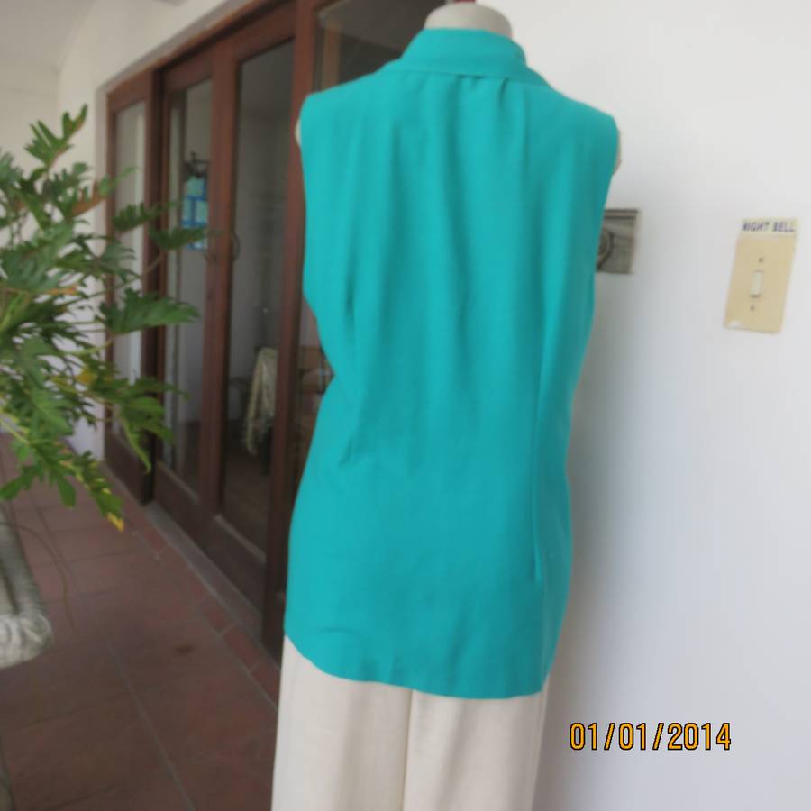 CASHWORTHS sleeveless double breast jacket in jade green size 42. As new