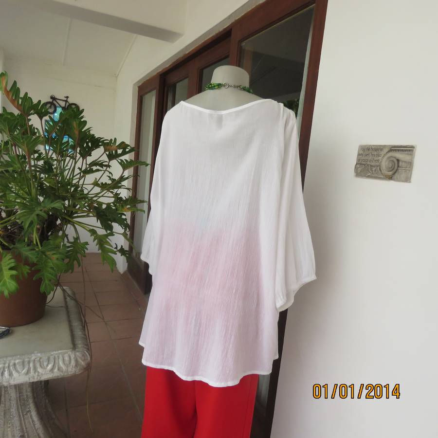 DONNA CLAIRE white creased cotton size 50 button down top. Lace-embroidered yoke.