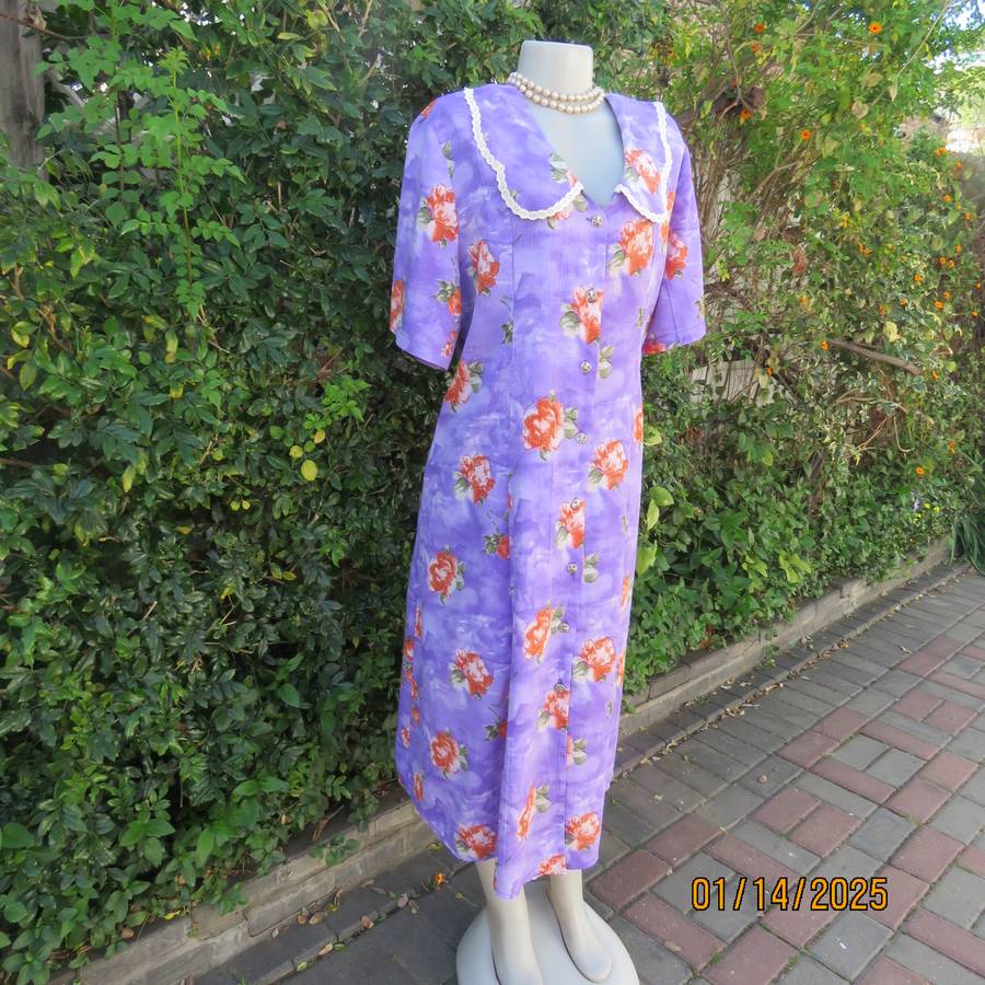 OWNER made vintage princess style dress in lavender with crimson roses. Button down.Size 42.