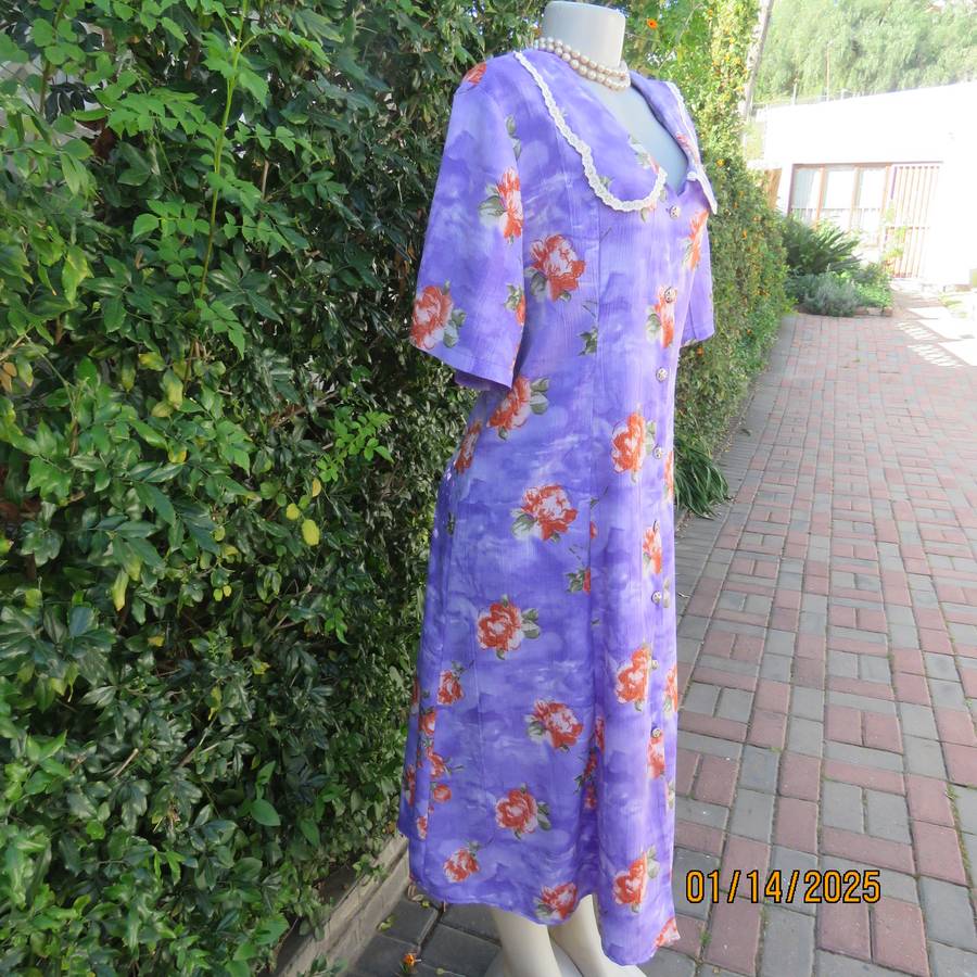 OWNER made vintage princess style dress in lavender with crimson roses. Button down.Size 42.