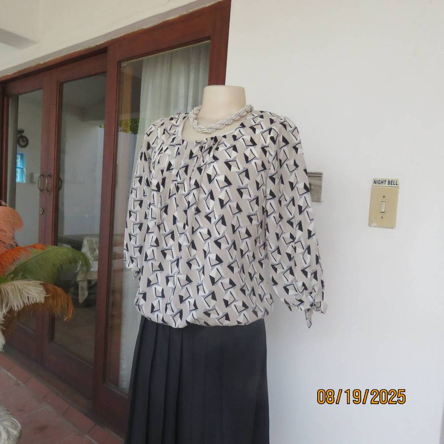 Judy's Pride Beige Blouson Top with Graphic Print, Fully Lined, Size 36