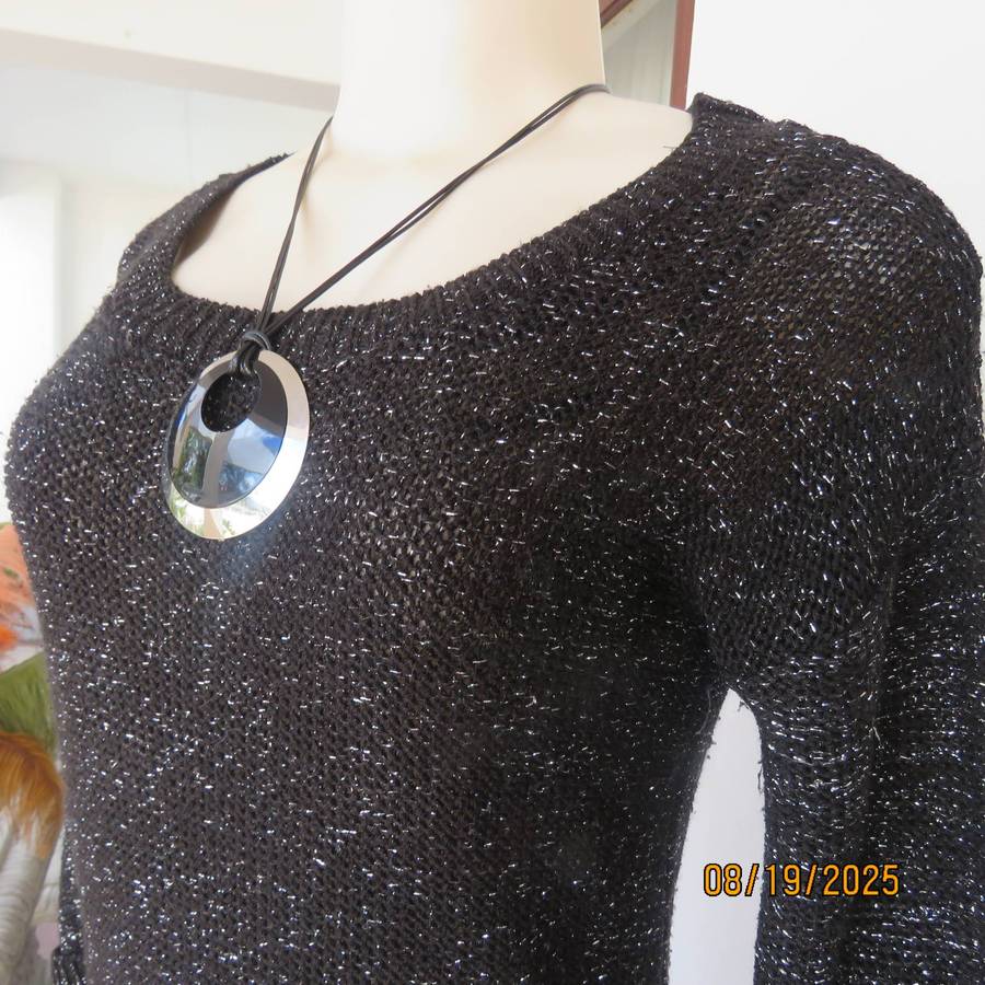 WWW black and silver acrylic-lurex knit slip over top. Day-evening wear. Size 32