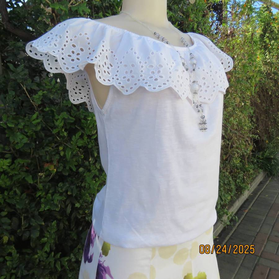IDENTITY white polycotton off the shoulder top with wide lace collar. Size 34