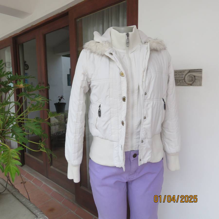HANG TEN white padded zip up jacket with hood. Also with press buttons. Size 32. As new