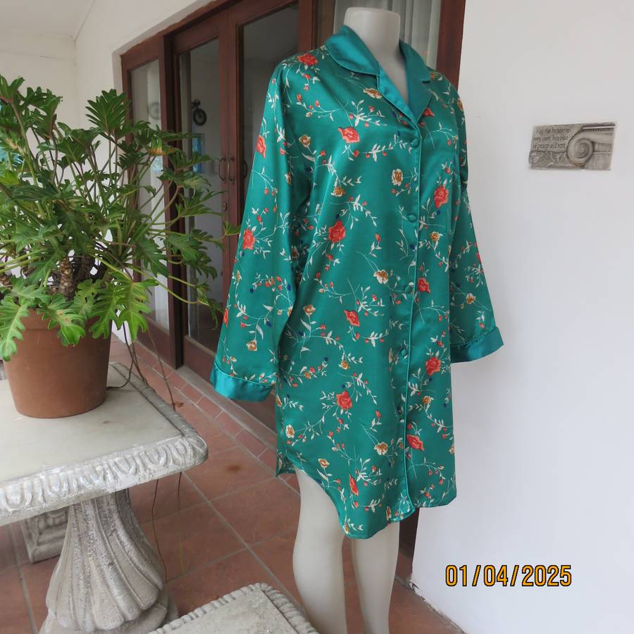 BLUSH long sleeve short jade green nighty in satin polyester. Size 36. Peach flowers.