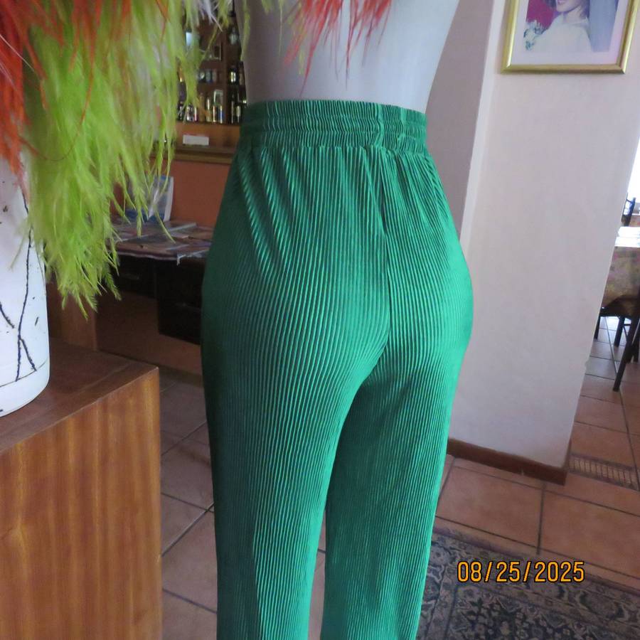 LE COUTURE forest green silky permanent fine pleated pants size 34.