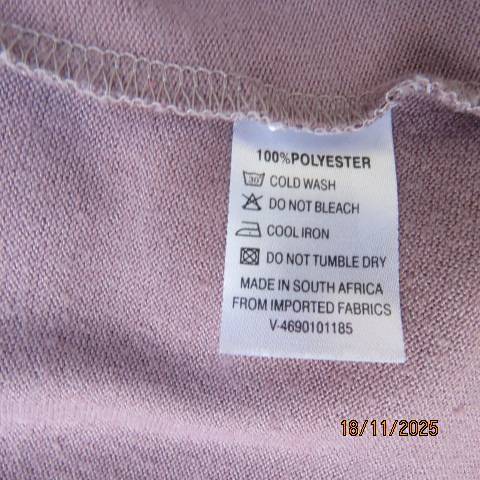 JIXI Clothing dusty mauve long sleeve slip over polyester knit top with poloneck. Size 38