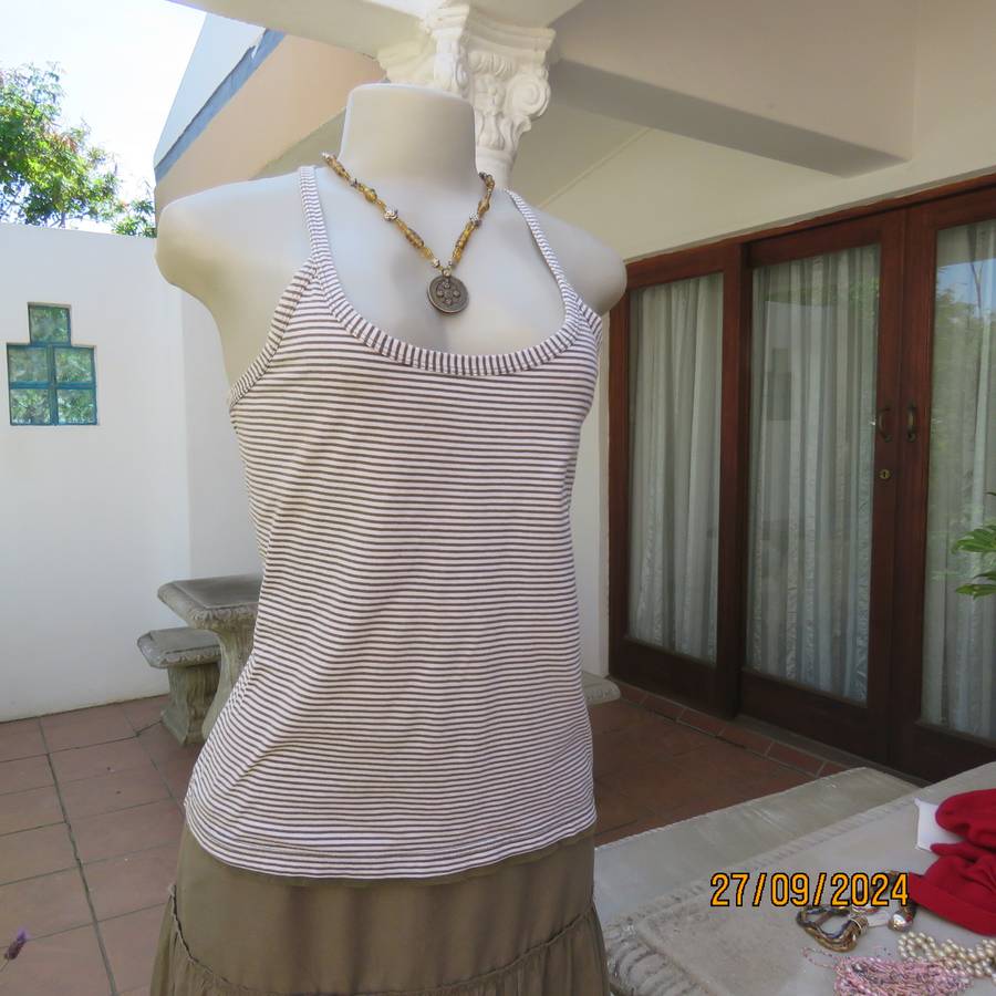 Casual strappy top in horizontal olivegreen-cream stripes. Size 38.Pretty back. Used but in good con